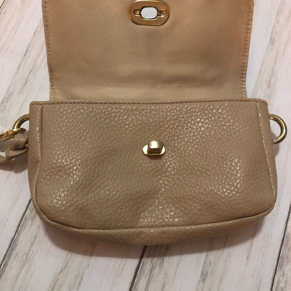Maurice’s Wristlet In tan & gold - Picture 6 of 7